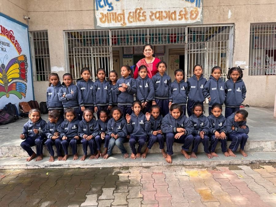 Jacket Distribution, Sihunj and Khesara, Kheda, October 2025