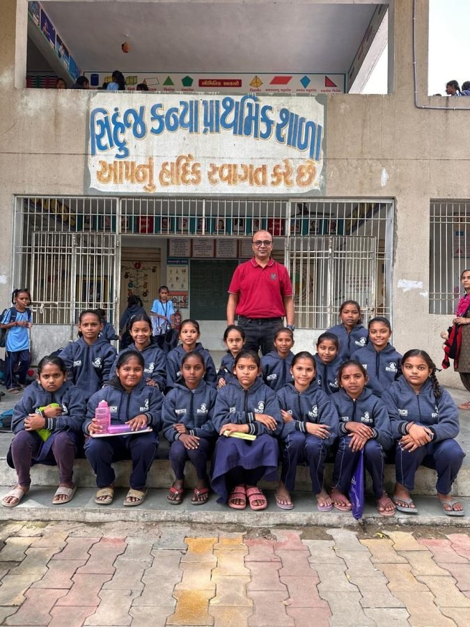 Jacket Distribution, Sihunj and Khesara, Kheda, October 2025