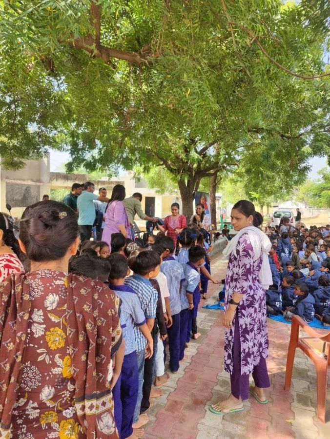 Jacket Distribution, Sihunj and Khesara, Kheda, October 2025