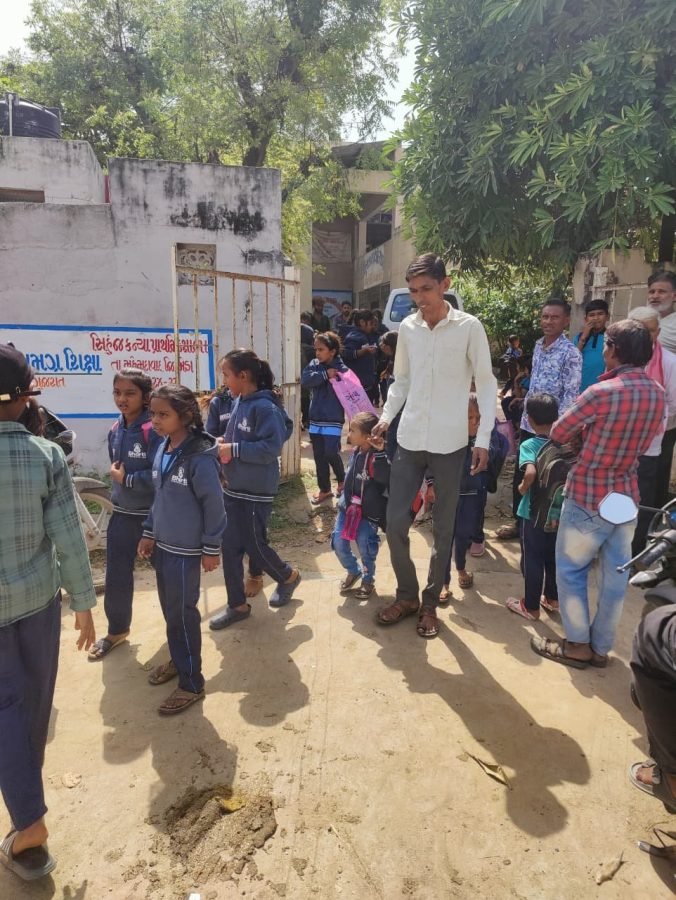 Jacket Distribution, Sihunj and Khesara, Kheda, October 2025