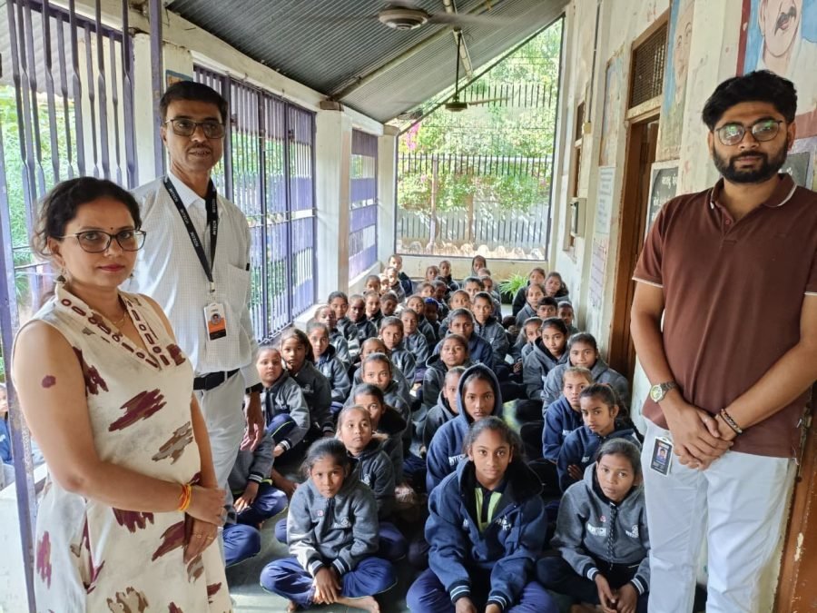 Jacket Distribution, Dhaniyol Prathmik School, Dahegam, November 2025