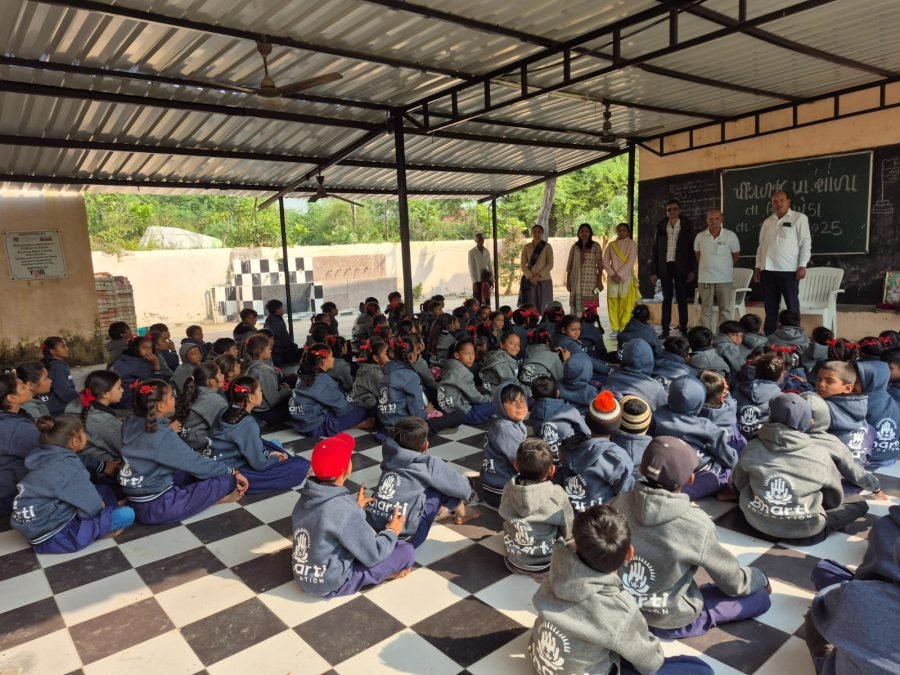 Jacket Distribution, Pinglaj Prathmik School, Mahemdabad, November 2025