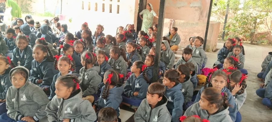 Jacket Distribution, Pinglaj Prathmik School, Mahemdabad, November 2025