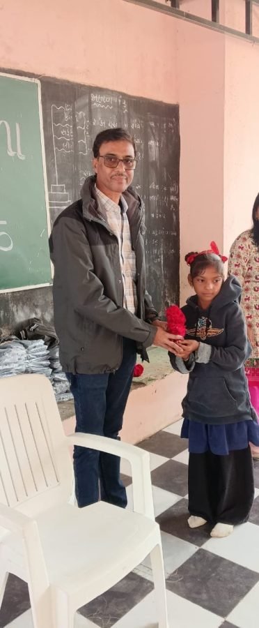 Jacket Distribution, Pinglaj Prathmik School, Mahemdabad, November 2025