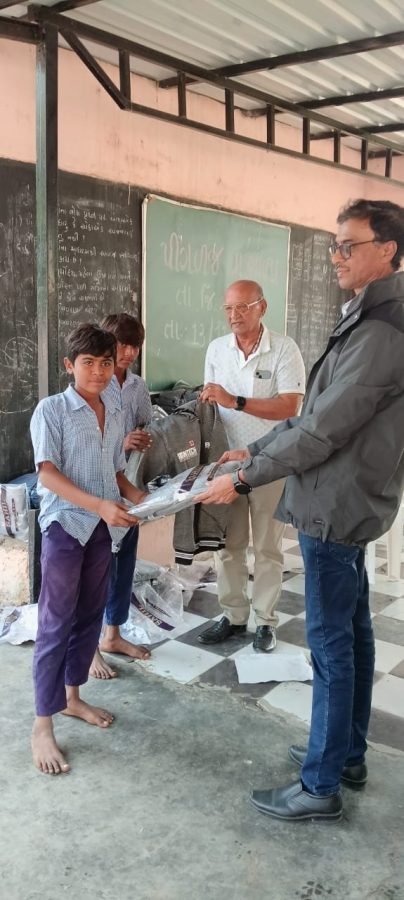 Jacket Distribution, Pinglaj Prathmik School, Mahemdabad, November 2025