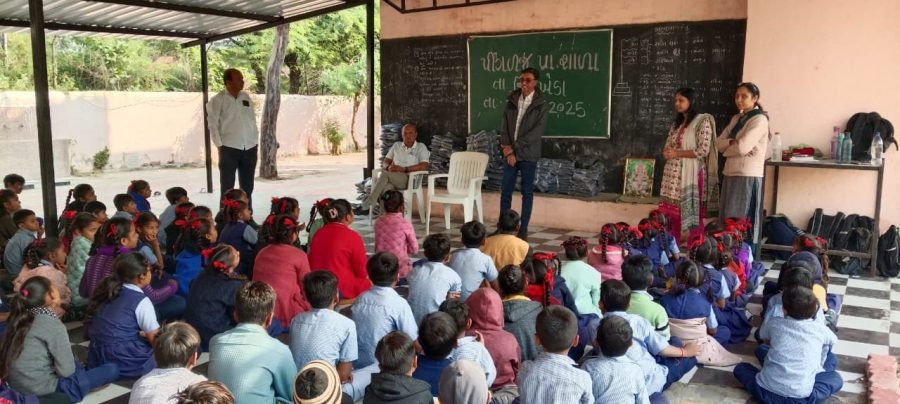 Jacket Distribution, Pinglaj Prathmik School, Mahemdabad, November 2025