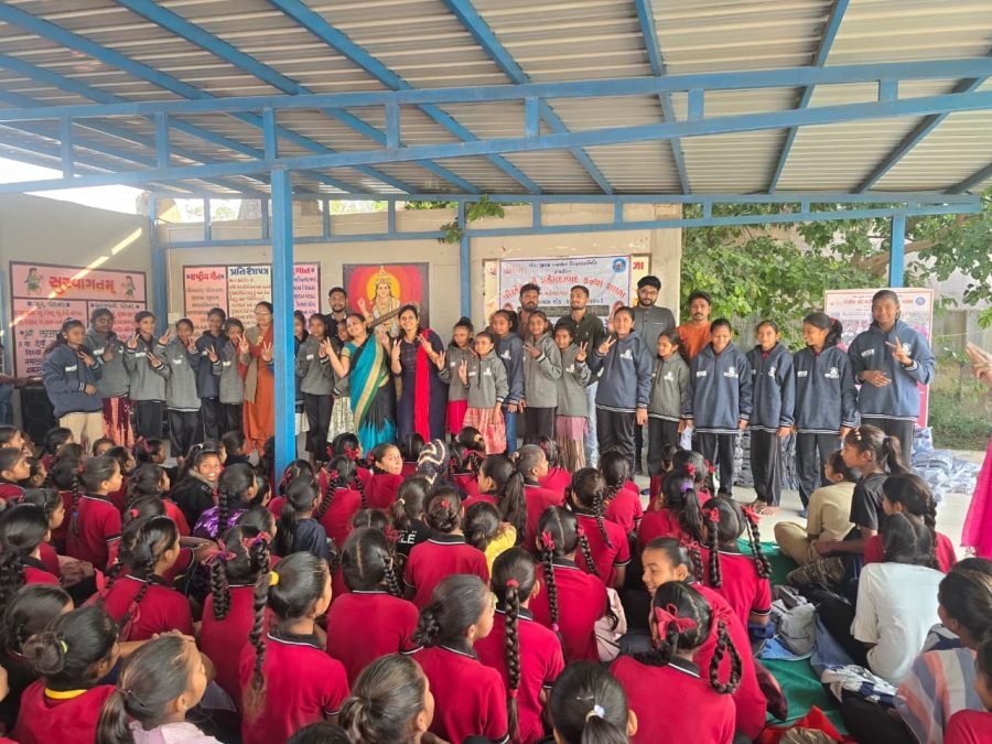 Jacket Distribution, PM Shri Mahemdabad Kanya School and Gadva Prathmik School, November 2025