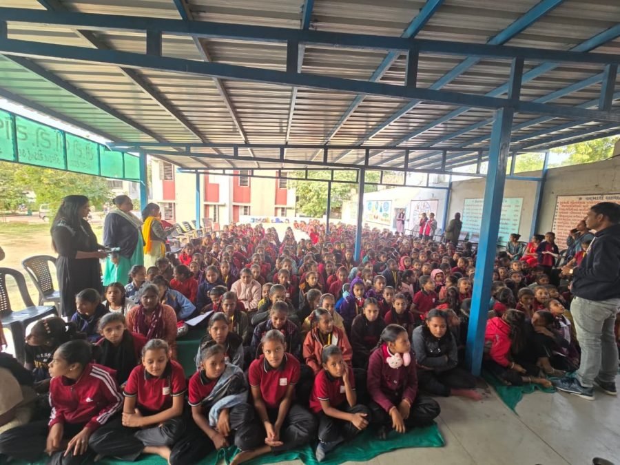 Jacket Distribution, PM Shri Mahemdabad Kanya School and Gadva Prathmik School, November 2025