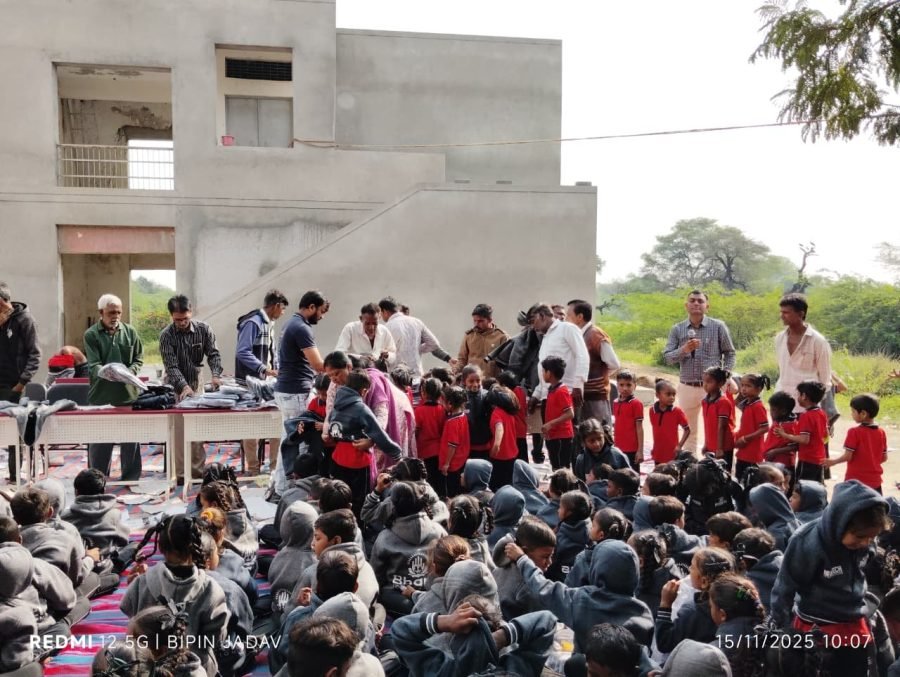 Jacket Distribution, PM Shri Mahemdabad Kanya School and Gadva Prathmik School, November 2025