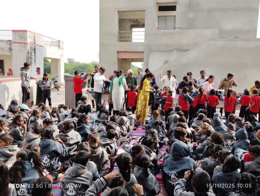 Jacket Distribution, PM Shri Mahemdabad Kanya School and Gadva Prathmik School, November 2025