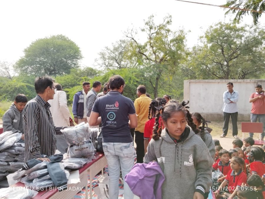 Jacket Distribution, PM Shri Mahemdabad Kanya School and Gadva Prathmik School, November 2025
