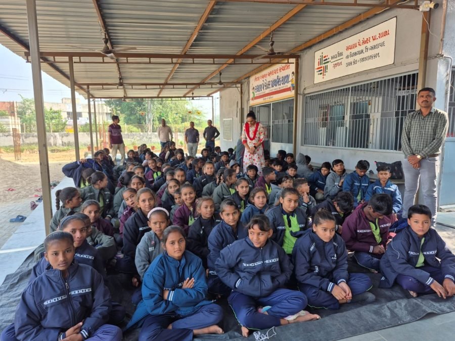 Jacket Distribution, Shri Sachana Pay Center School, November 2025