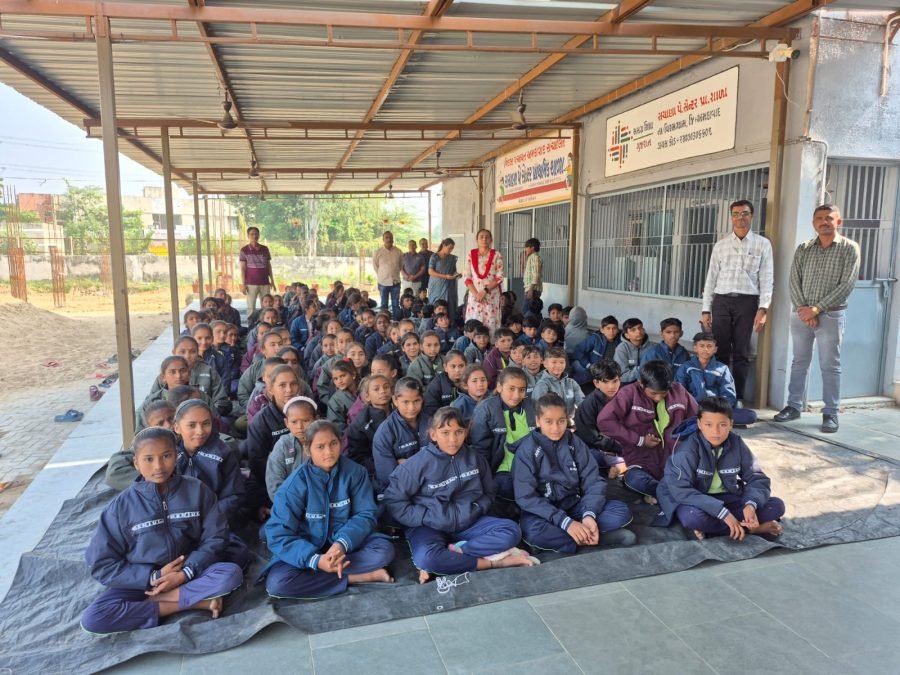 Jacket Distribution, Shri Sachana Pay Center School, November 2025