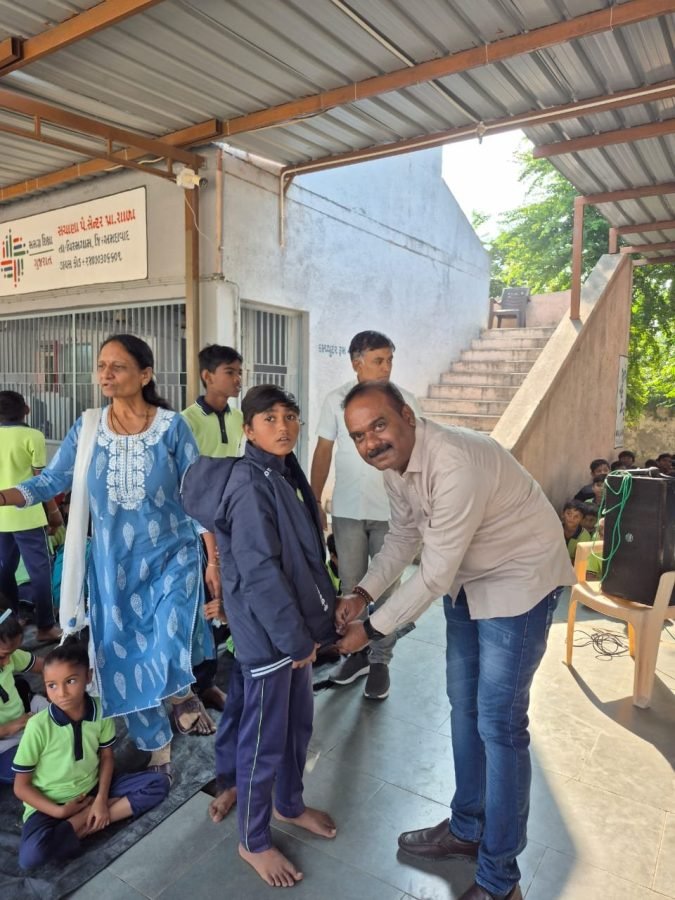 Jacket Distribution, Shri Sachana Pay Center School, November 2025