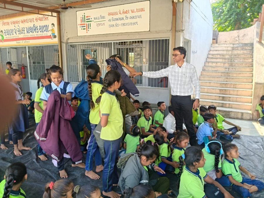 Jacket Distribution, Shri Sachana Pay Center School, November 2025