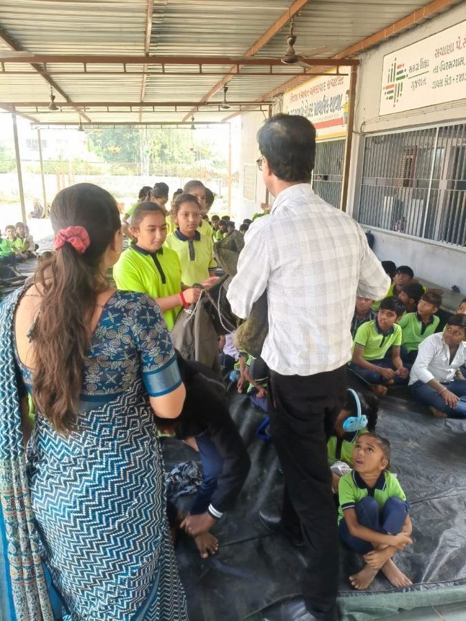 Jacket Distribution, Shri Sachana Pay Center School, November 2025