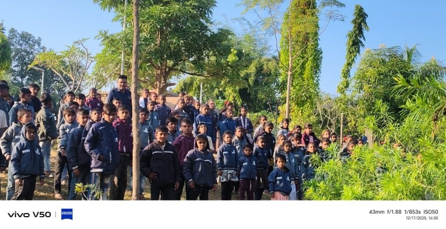 Jacket Distribution, Ranchhava Main Prathmik School, Dhanpur, December 2025