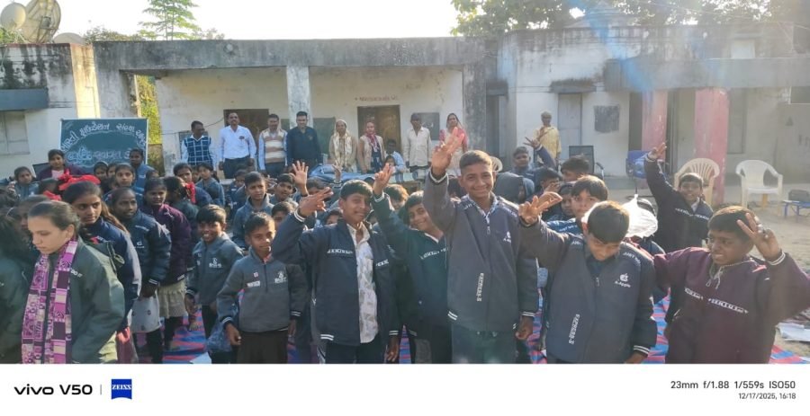 Jacket Distribution, Ranchhava Main Prathmik School, Dhanpur, December 2025