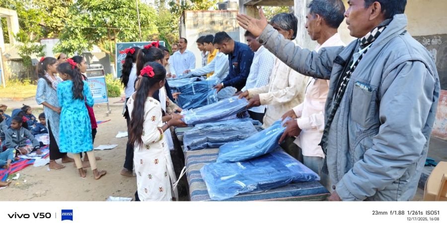 Jacket Distribution, Ranchhava Main Prathmik School, Dhanpur, December 2025