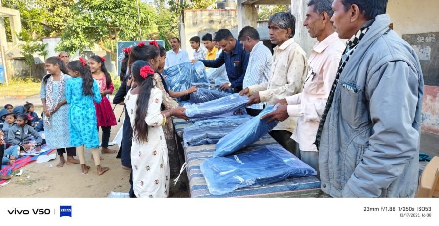 Jacket Distribution, Ranchhava Main Prathmik School, Dhanpur, December 2025