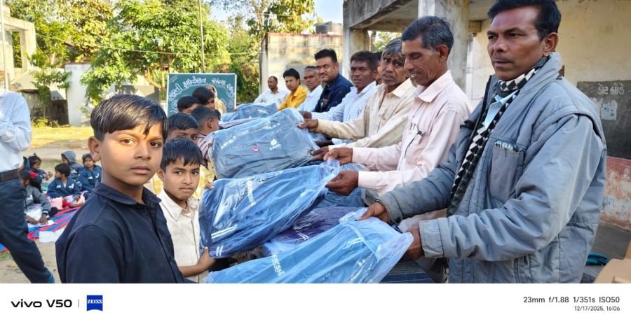 Jacket Distribution, Ranchhava Main Prathmik School, Dhanpur, December 2025