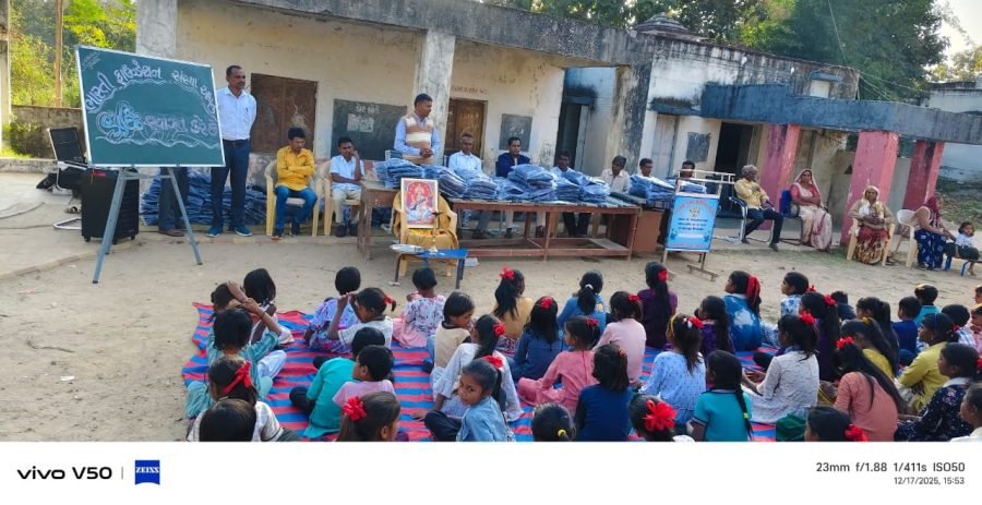 Jacket Distribution, Ranchhava Main Prathmik School, Dhanpur, December 2025