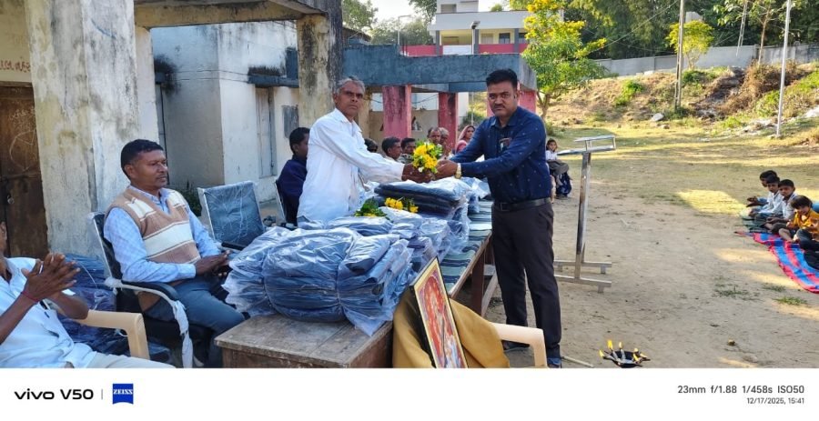 Jacket Distribution, Ranchhava Main Prathmik School, Dhanpur, December 2025