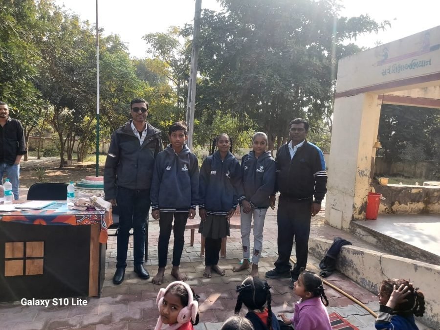 Jacket Distribution, Jaspura Prathmik School, Detroj, January 2026
