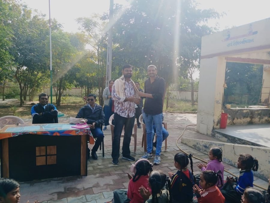 Jacket Distribution, Jaspura Prathmik School, Detroj, January 2026